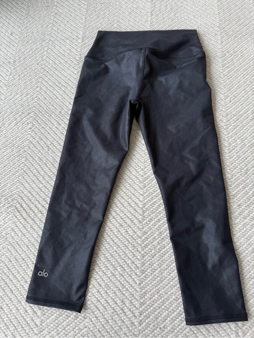 Alo Shiny Black Capri Leggings sz S
